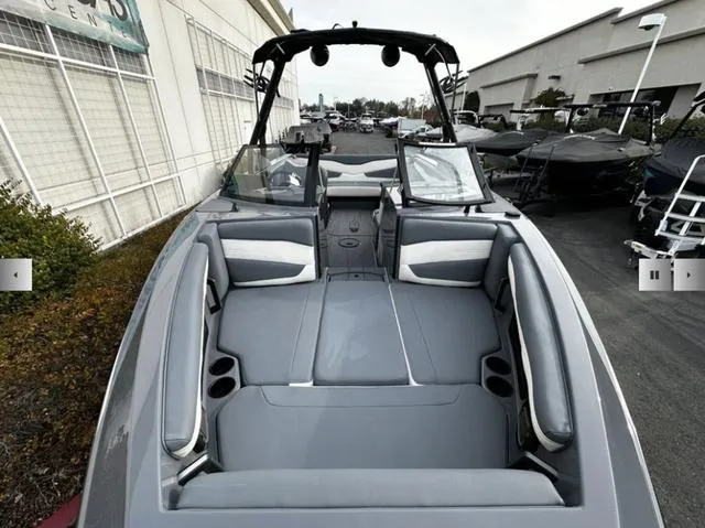 Slide: The Image of Axis Wake Research T220 2025 - 11