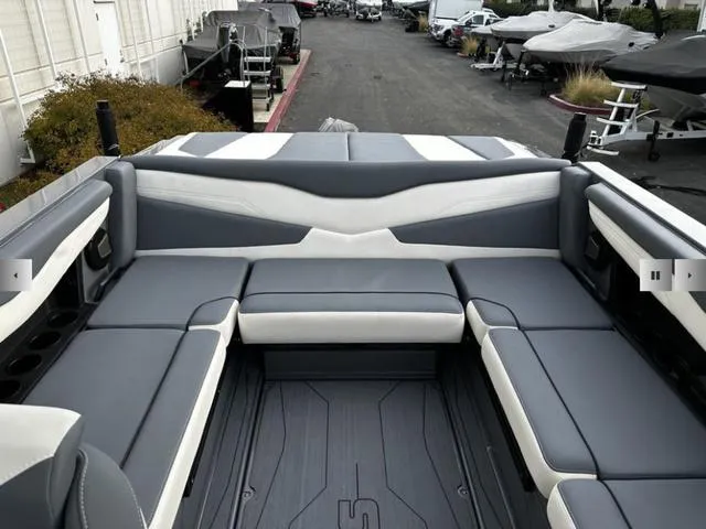 Slide: The Image of Axis Wake Research T220 2025 - 9