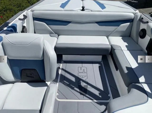 Slide: The Image of Axis Wake Research A20 2025 - 11