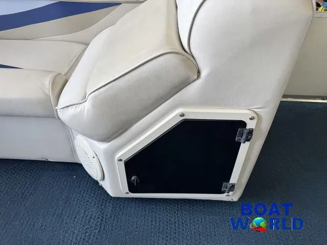 Slide: The Image of Weeres Sundeck 220 Pontoon 2006 - 12