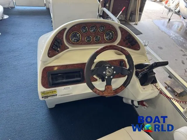 Slide: The Image of Weeres Sundeck 220 Pontoon 2006 - 19