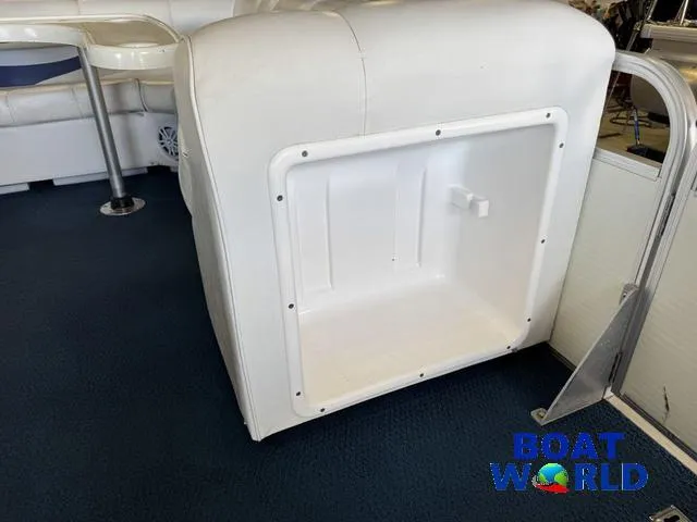 Slide: The Image of Weeres Sundeck 220 Pontoon 2006 - 25