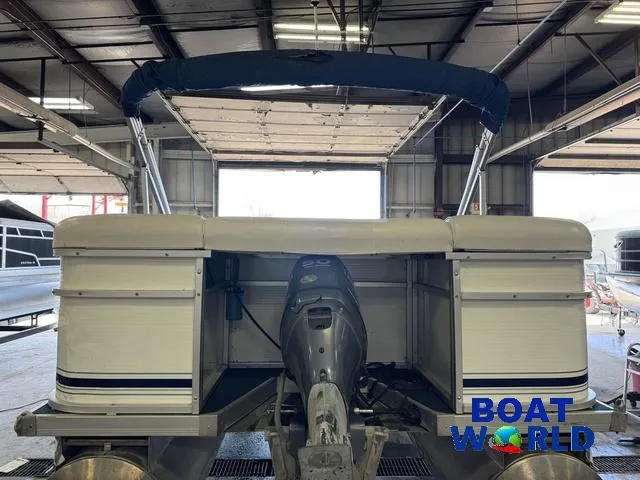 Slide: The Image of Weeres Sundeck 220 Pontoon 2006 - 39