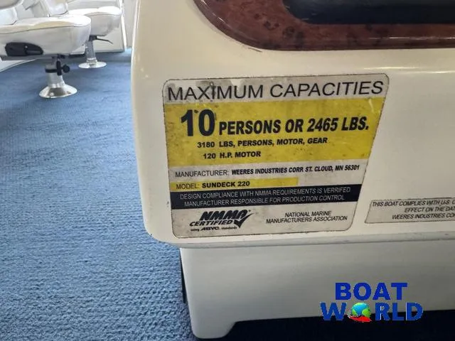 Slide: The Image of Weeres Sundeck 220 Pontoon 2006 - 42