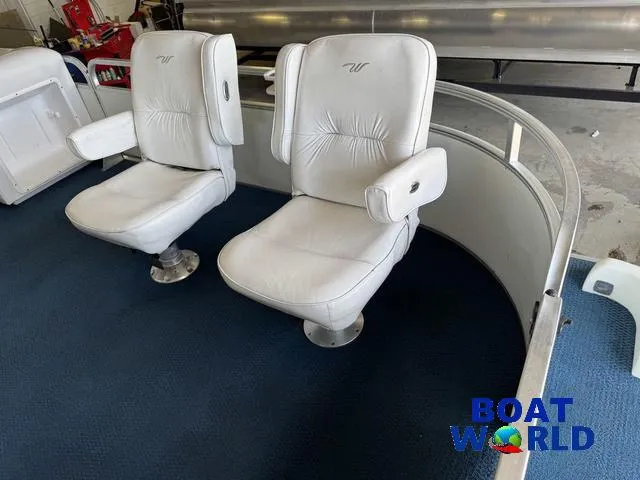 Slide: The Image of Weeres Sundeck 220 Pontoon 2006 - 8