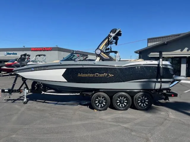 Slide: The Image of MasterCraft XStar 2022 - 10