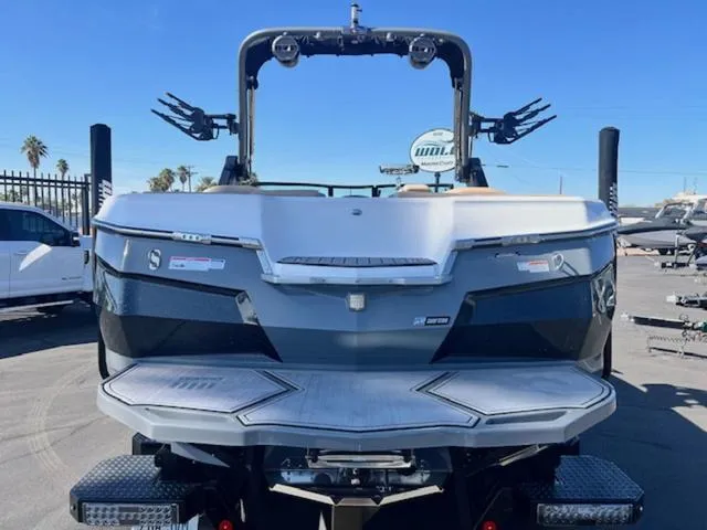 Slide: The Image of MasterCraft XStar 2022 - 16