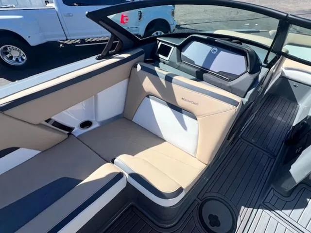 Slide: The Image of MasterCraft XStar 2022 - 22