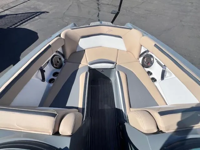 Slide: The Image of MasterCraft XStar 2022 - 26