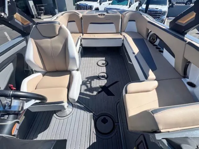 Slide: The Image of MasterCraft XStar 2022 - 27