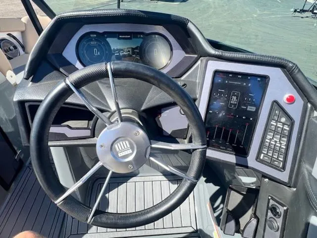 Slide: The Image of MasterCraft XStar 2022 - 28