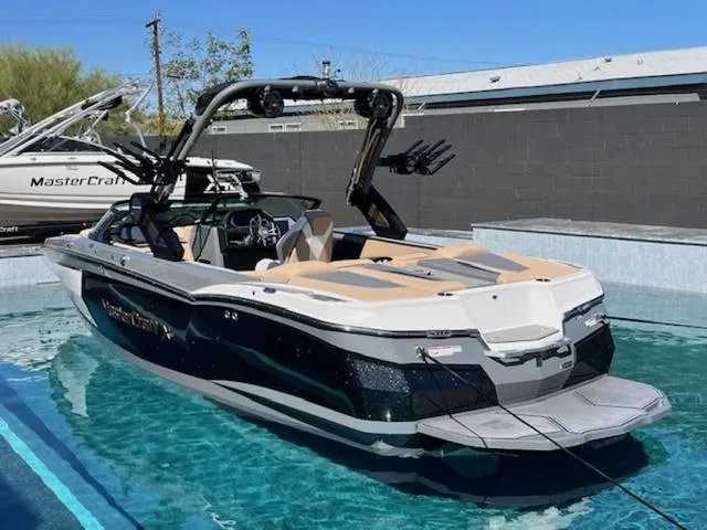 Slide: The Image of MasterCraft XStar 2022 - 8