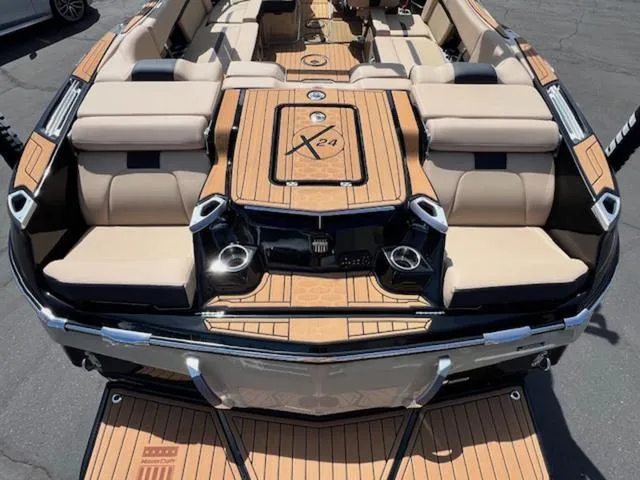 Slide: The Image of MasterCraft X24 2024 - 11