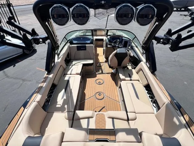 Slide: The Image of MasterCraft X24 2024 - 13