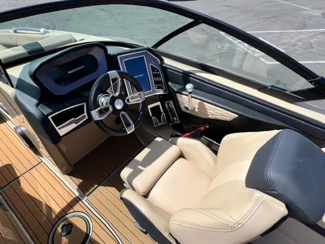 Slide: The Image of MasterCraft X24 2024 - 15