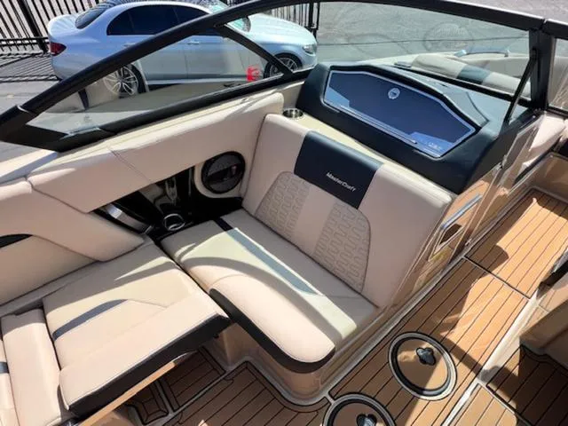 Slide: The Image of MasterCraft X24 2024 - 16