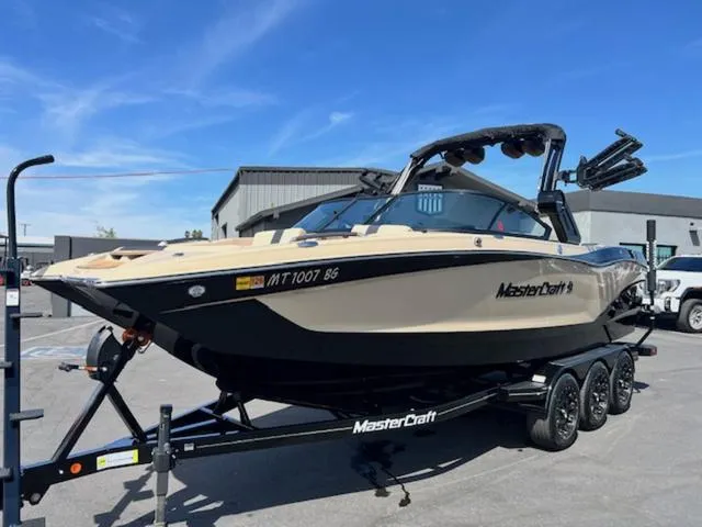 Slide: The Image of MasterCraft X24 2024 - 3