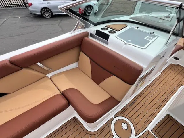 Slide: The Image of MasterCraft XT22 2019 - 14