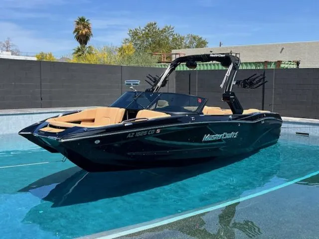 Slide: The Image of MasterCraft X24 2022 - 1