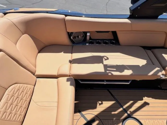 Slide: The Image of MasterCraft X24 2022 - 21