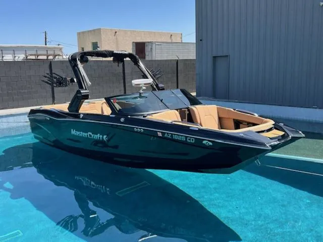 Slide: The Image of MasterCraft X24 2022 - 3