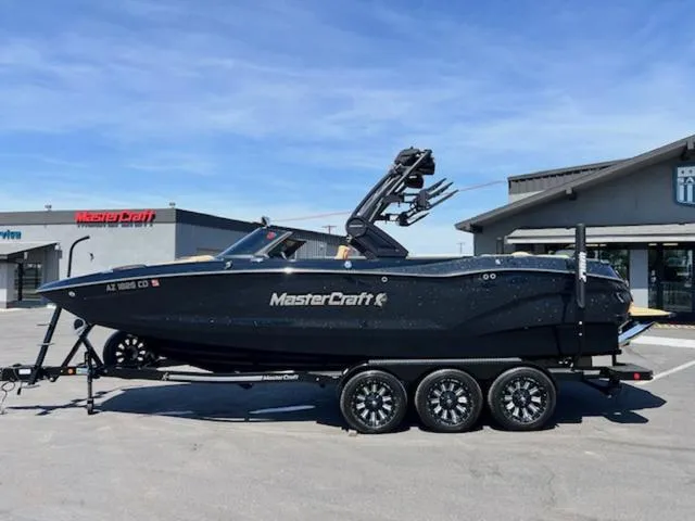 Slide: The Image of MasterCraft X24 2022 - 9