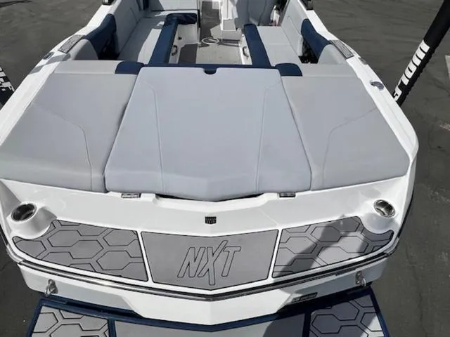 Slide: The Image of MasterCraft NXT24 2023 - 9
