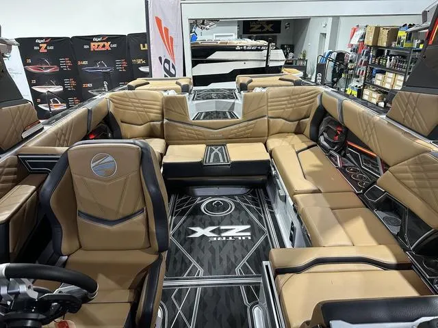 Slide: The Image of Tigé Ultré 23ZX 2025 - 26