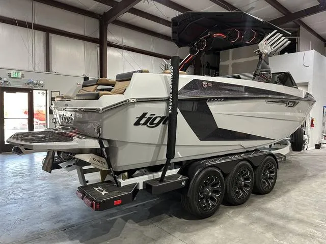 Slide: The Image of Tigé Ultré 23ZX 2025 - 5