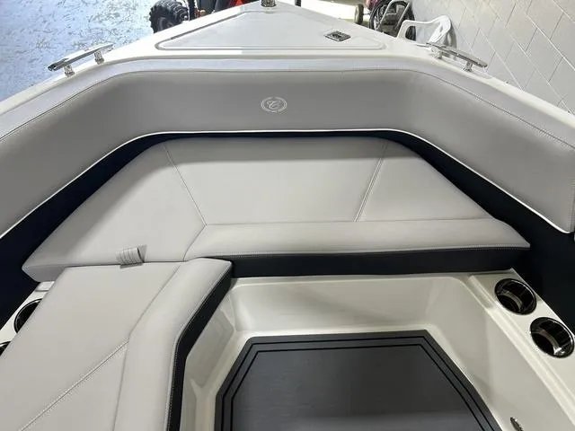 Slide: The Image of Cobalt R8 Surf 2025 - 15