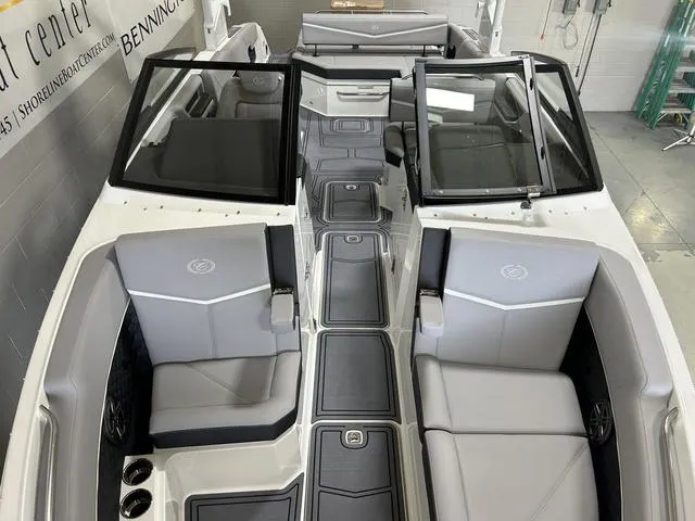 Slide: The Image of Cobalt R8 Surf 2025 - 17