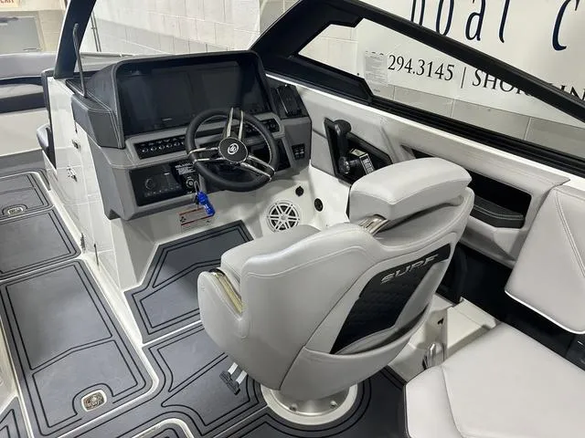 Slide: The Image of Cobalt R8 Surf 2025 - 23