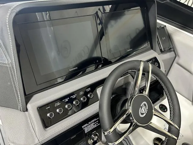 Slide: The Image of Cobalt R8 Surf 2025 - 26