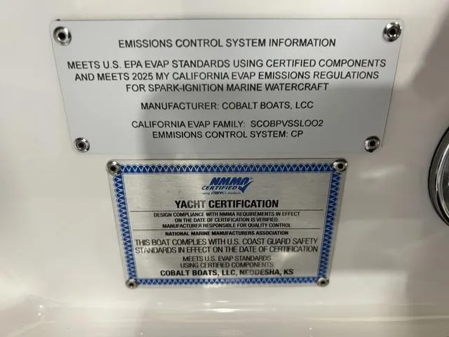 Slide: The Image of Cobalt R8 Surf 2025 - 33