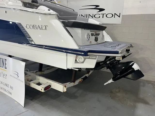 Slide: The Image of Cobalt R8 Surf 2025 - 6