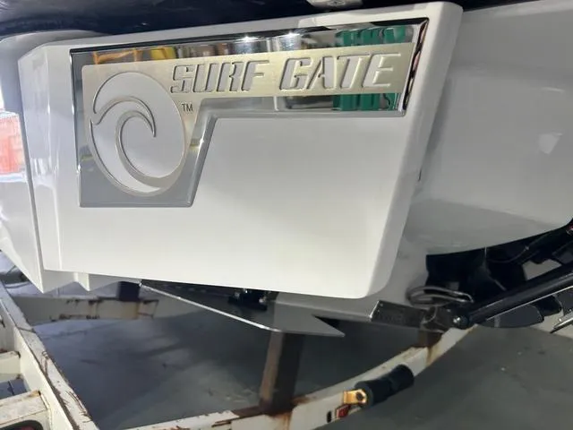 Slide: The Image of Cobalt R8 Surf 2025 - 8