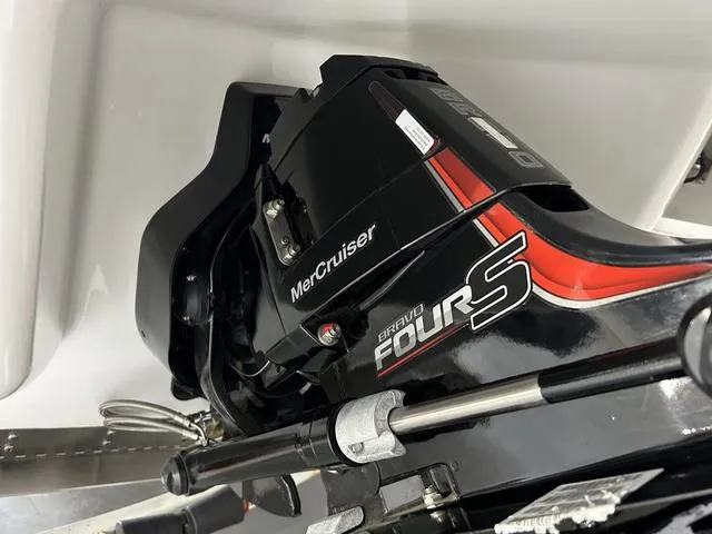 Slide: The Image of Cobalt R8 Surf 2025 - 9