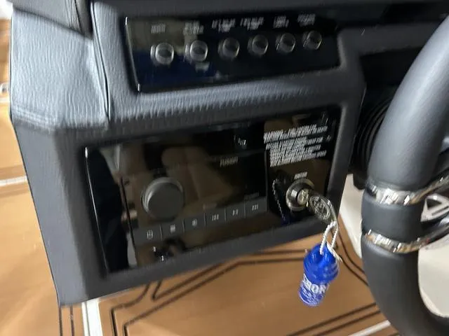 Slide: The Image of Cobalt R6 Surf 2025 - 14