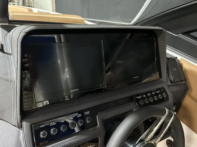 Slide: The Image of Cobalt R6 Surf 2025 - 15