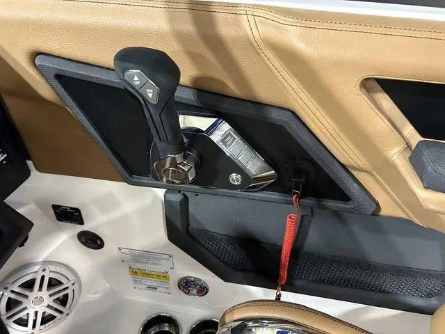 Slide: The Image of Cobalt R6 Surf 2025 - 16