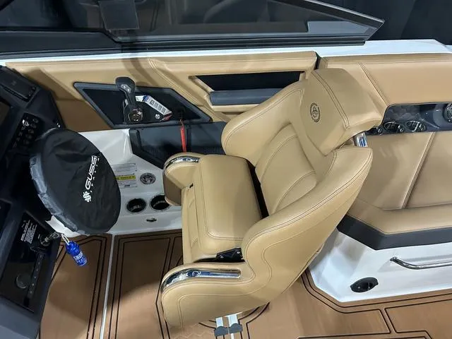 Slide: The Image of Cobalt R6 Surf 2025 - 20