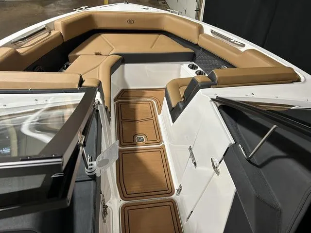 Slide: The Image of Cobalt R6 Surf 2025 - 21