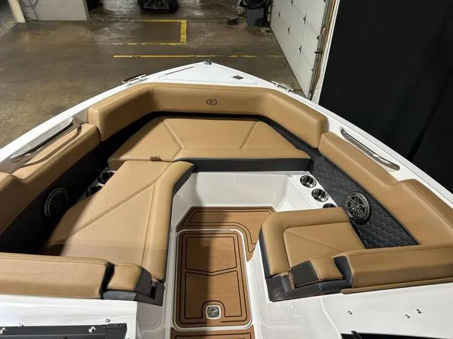 Slide: The Image of Cobalt R6 Surf 2025 - 22