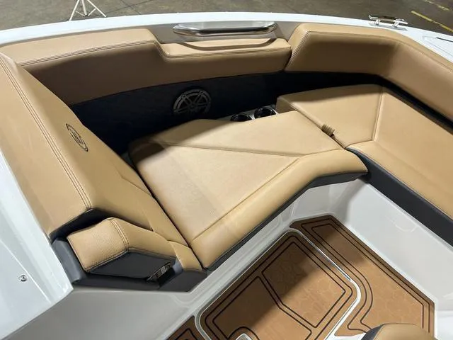 Slide: The Image of Cobalt R6 Surf 2025 - 24