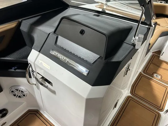 Slide: The Image of Cobalt R6 Surf 2025 - 27