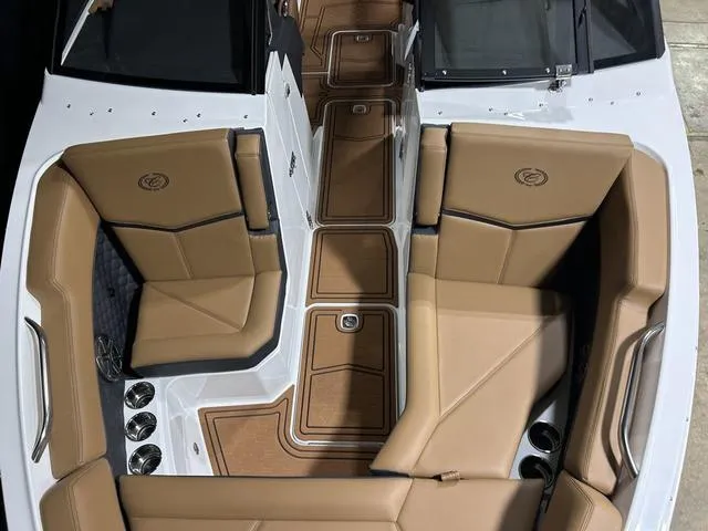 Slide: The Image of Cobalt R6 Surf 2025 - 33