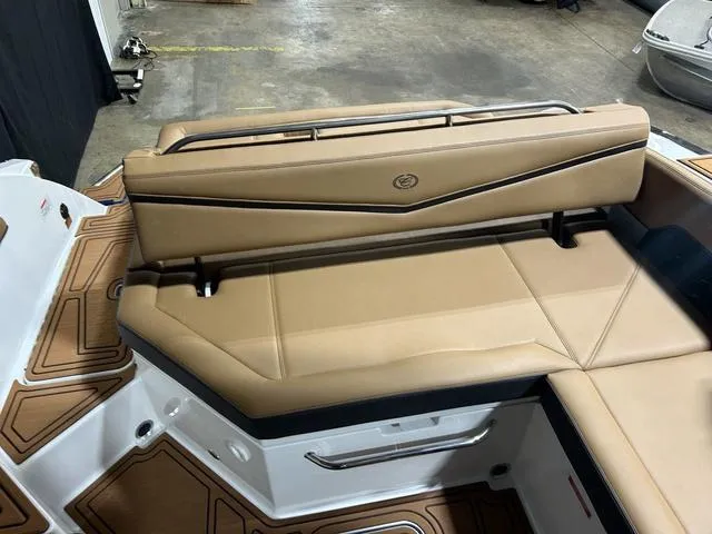 Slide: The Image of Cobalt R6 Surf 2025 - 34