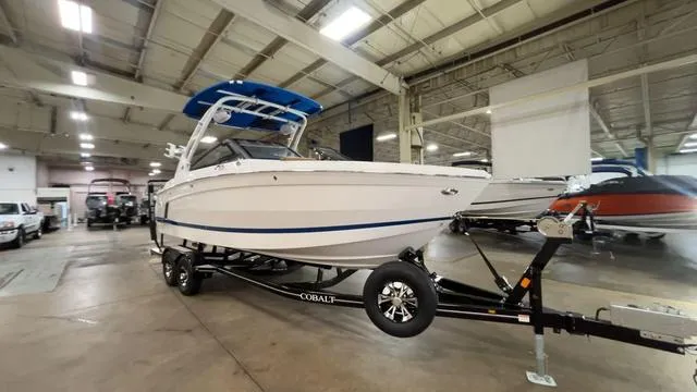 Slide: The Image of Cobalt R6 Surf 2025 - 38