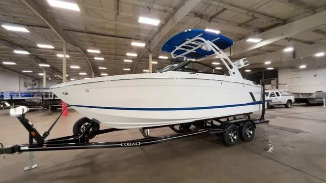 Slide: The Image of Cobalt R6 Surf 2025 - 40