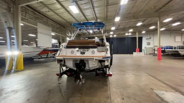 Slide: The Image of Cobalt R6 Surf 2025 - 43